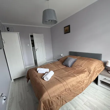 Z Tarasem Na Osiedlu Rakownica يلينيا غورا