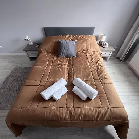 Z Tarasem Na Osiedlu Rakownica يلينيا غورا